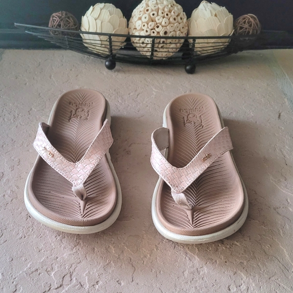 Size 8.5 KuaiLu Flip Flops Yoga Mat Thong Tan Women Sandals - Picture 1 of 6